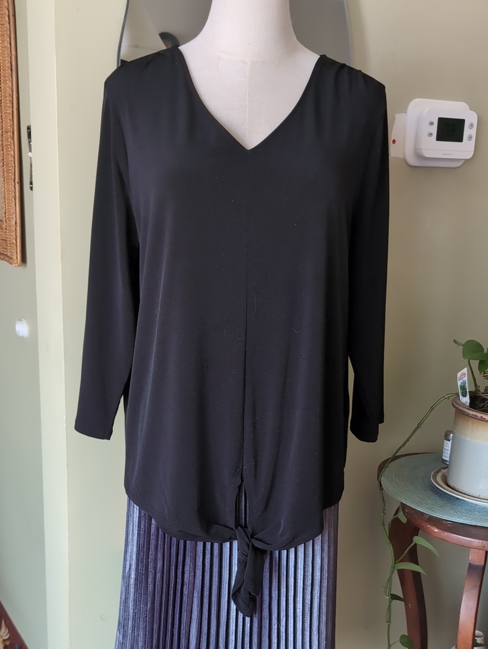Chico's Black V-Neck Long Sleeve Front Tie Top
